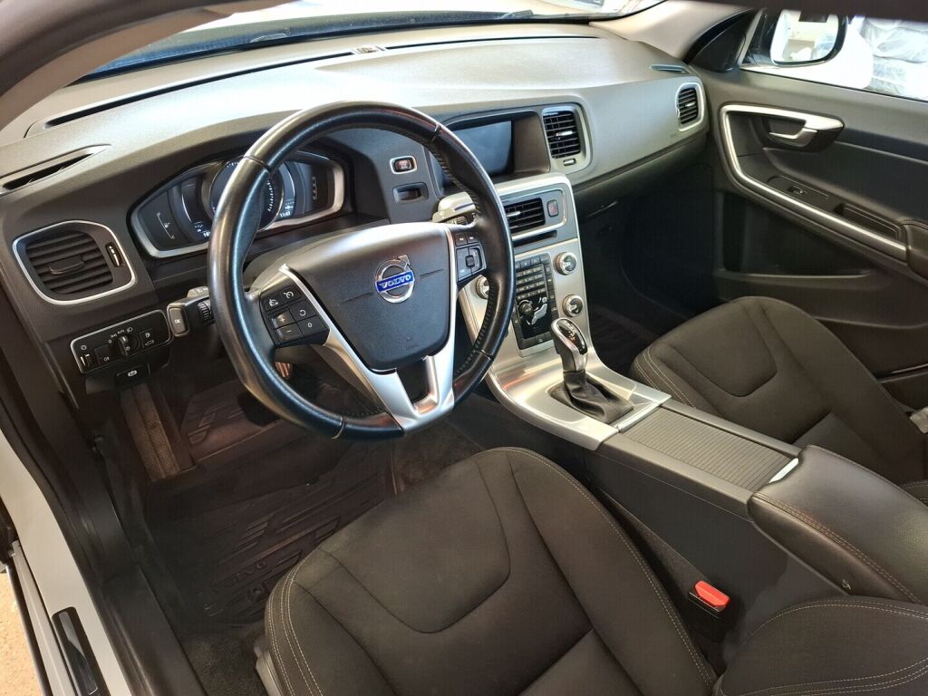 Volvo S60 Cross Country 2016 Valkoinen