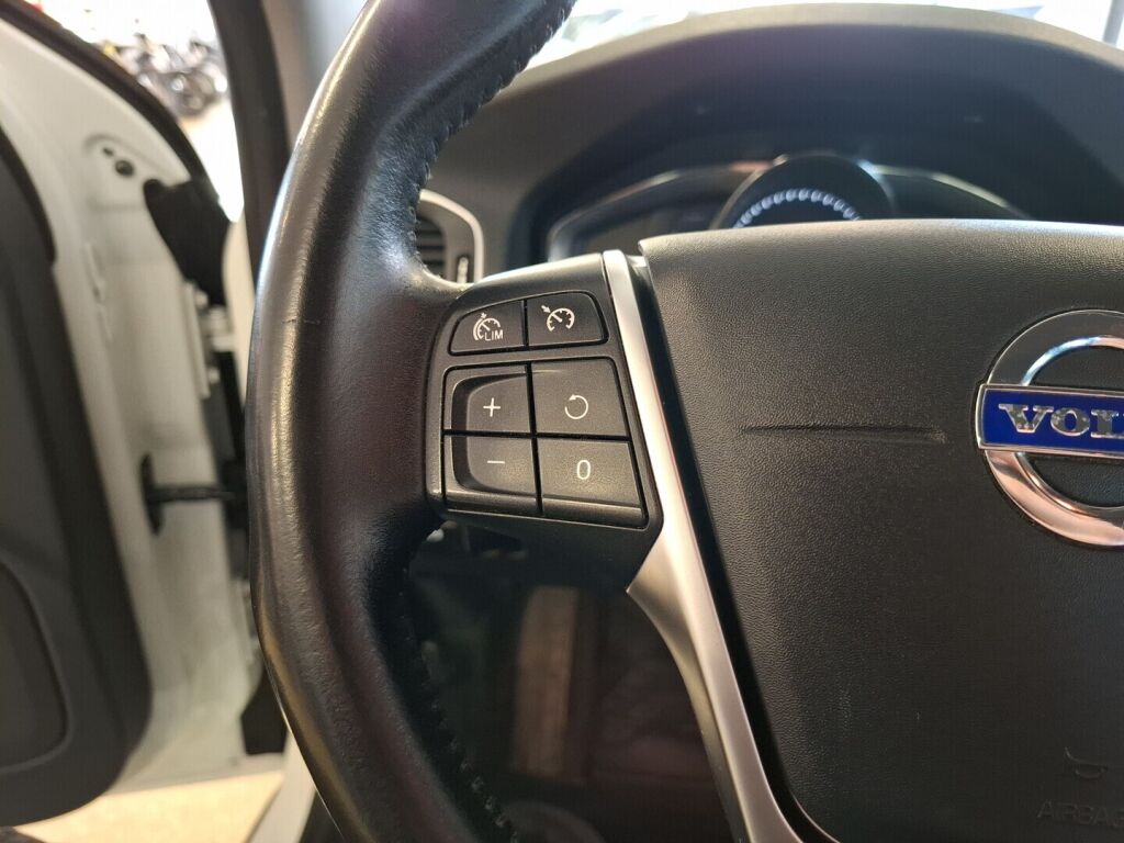 Volvo S60 Cross Country 2016 Valkoinen