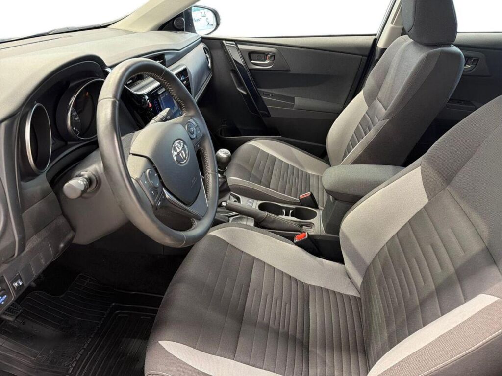 Toyota Auris 2016 Hopea