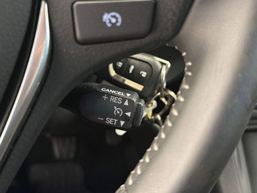 Toyota Auris 2016 Hopea