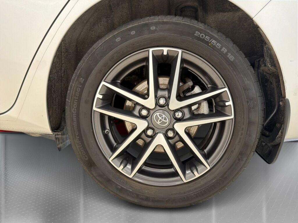 Toyota Auris 2016 Hopea