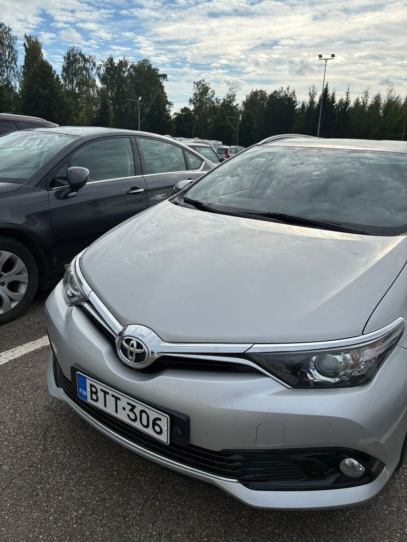 Toyota Auris 2016 Hopea