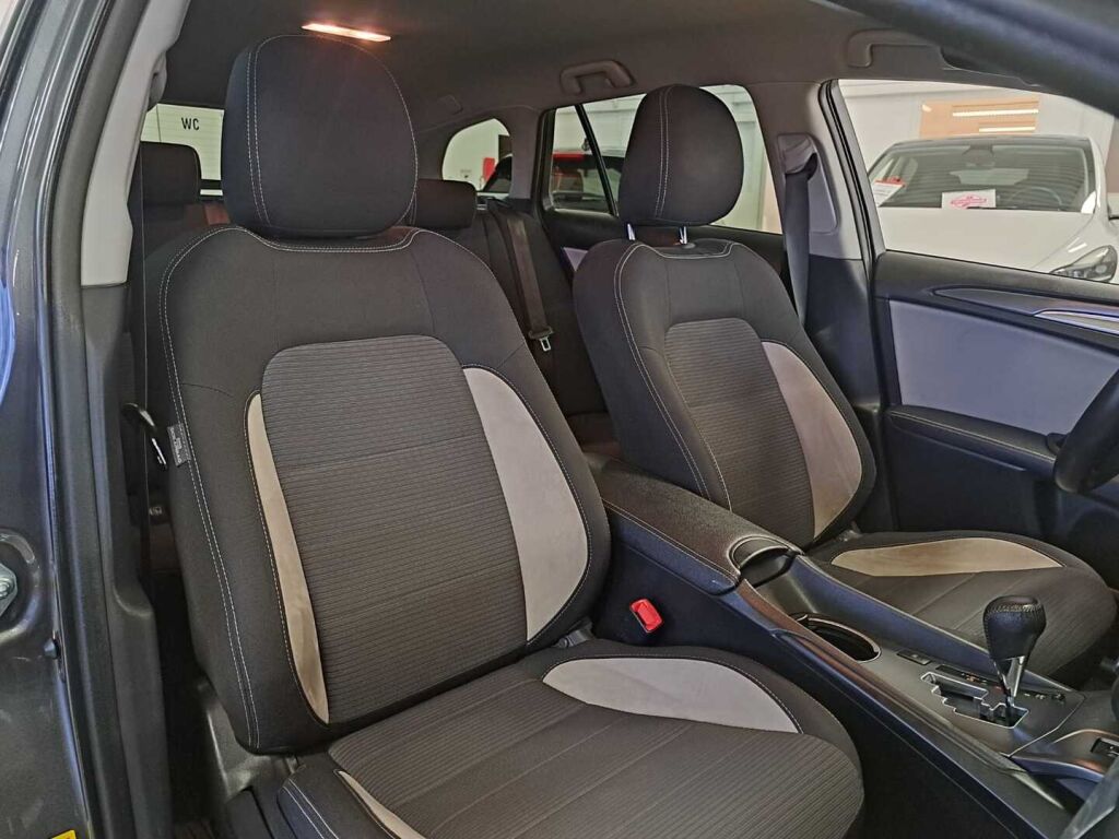 Toyota Avensis 2016 Harmaa