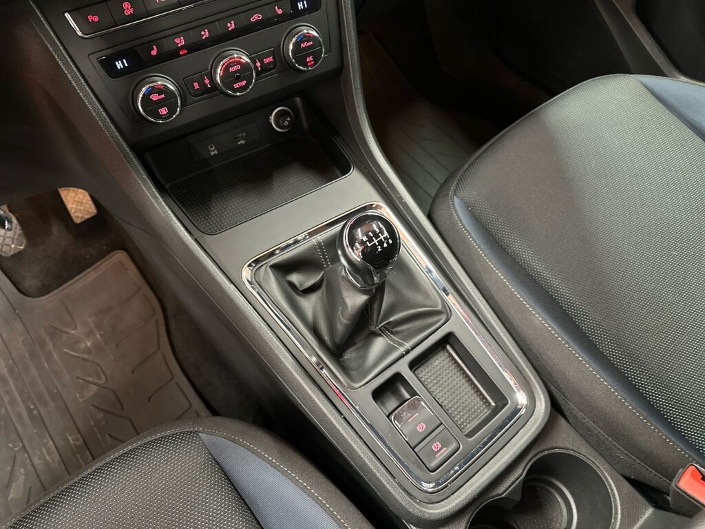 Seat Ateca 2017 Ruskea (beige)