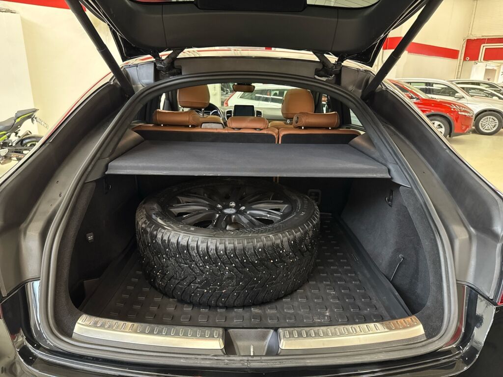 Mercedes-Benz GLE 2016 Musta