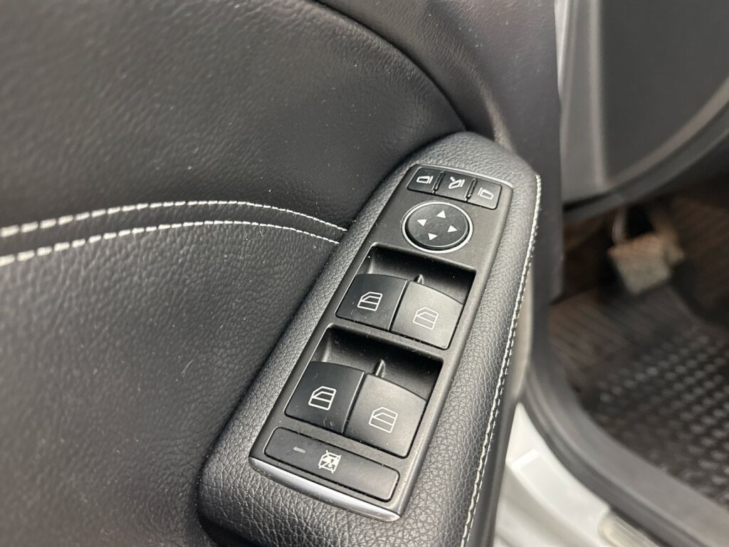 Mercedes-Benz B 2015 Harmaa