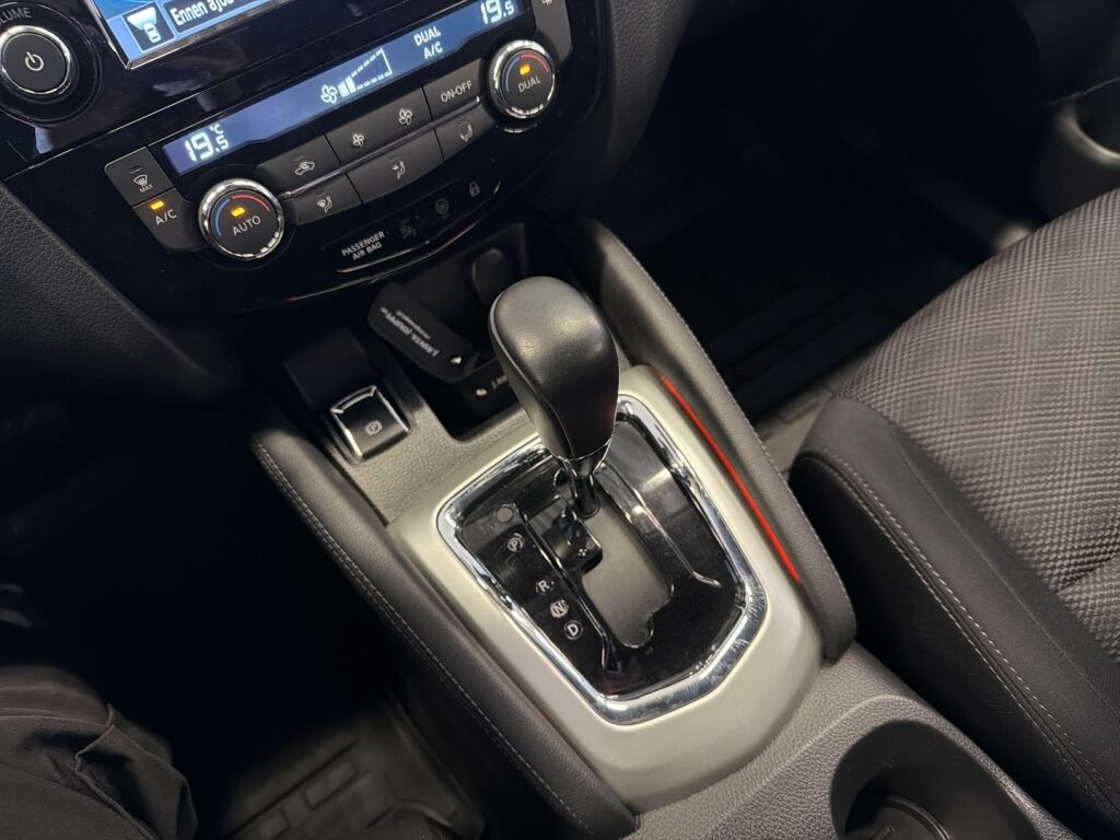 Nissan Qashqai 2016 Hopea