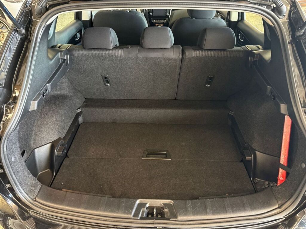 Nissan Qashqai 2017 Musta