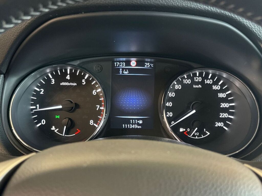 Nissan Qashqai 2017 Musta