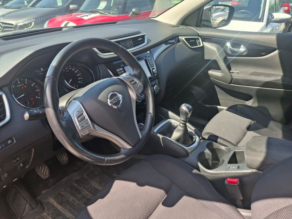 Nissan Qashqai 2017 Musta