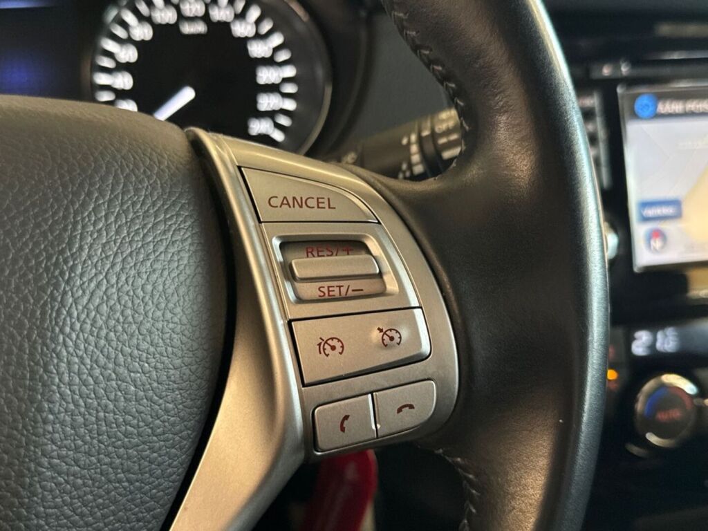 Nissan Qashqai 2017 Musta