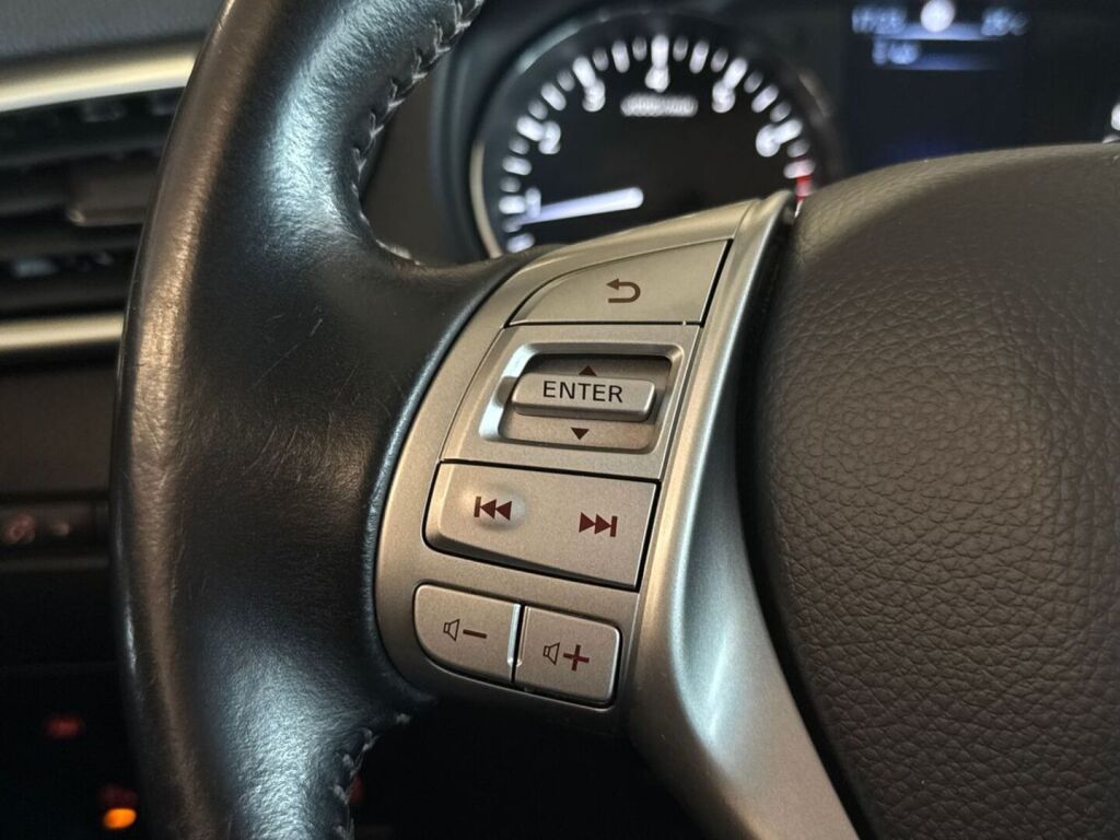 Nissan Qashqai 2017 Musta
