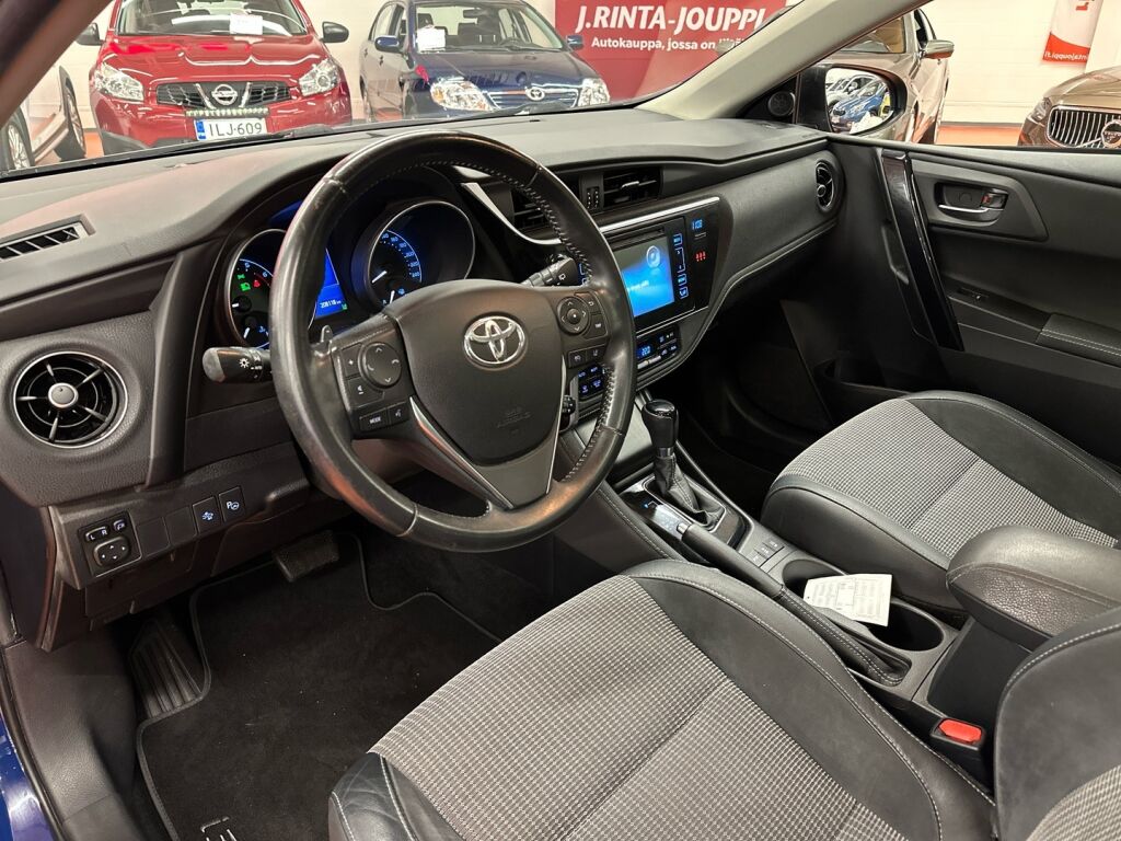 Toyota Auris 2017 Sininen