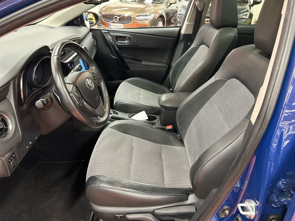 Toyota Auris 2017 Sininen