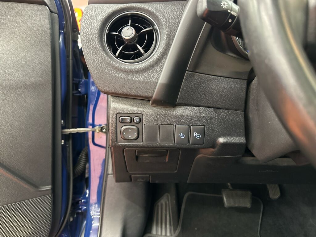 Toyota Auris 2017 Sininen