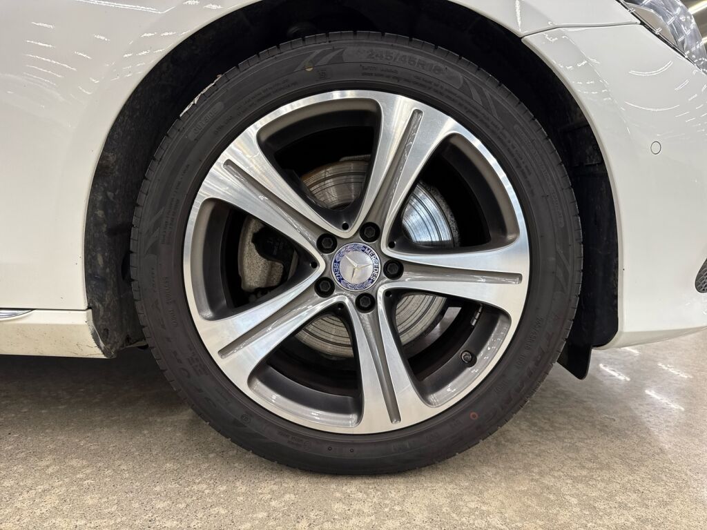 Mercedes-Benz E 2016 Valkoinen