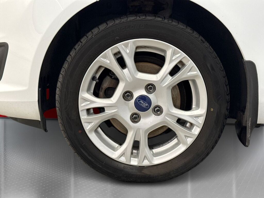 Ford Fiesta 2016 Valkoinen