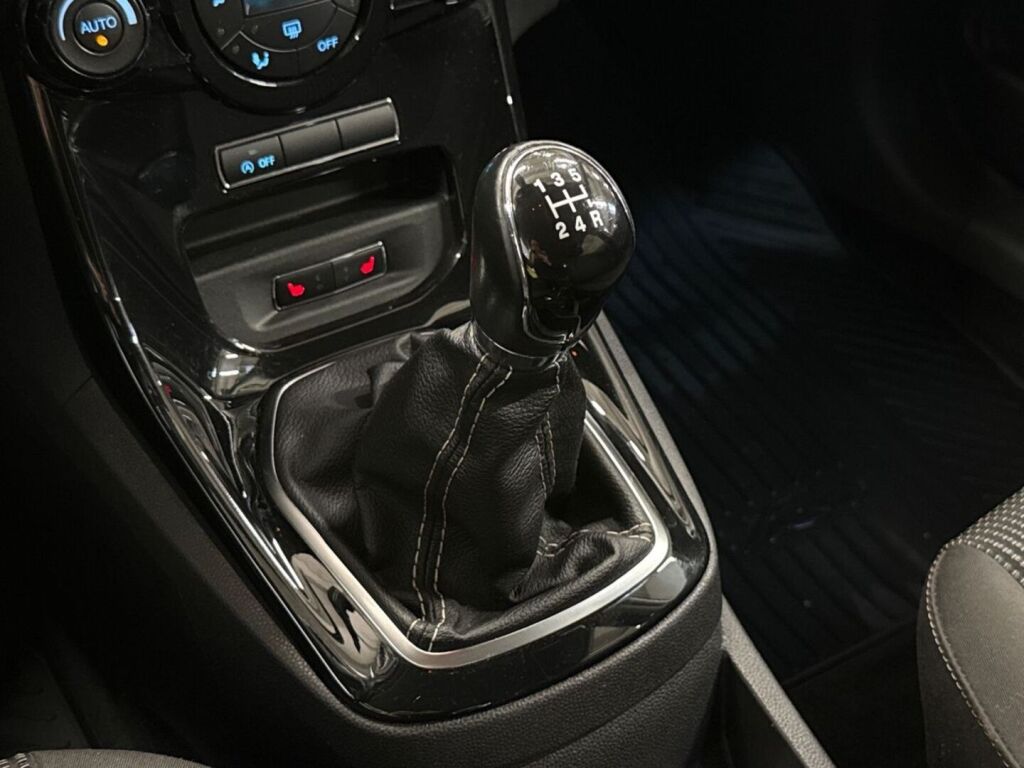 Ford Fiesta 2016 Valkoinen