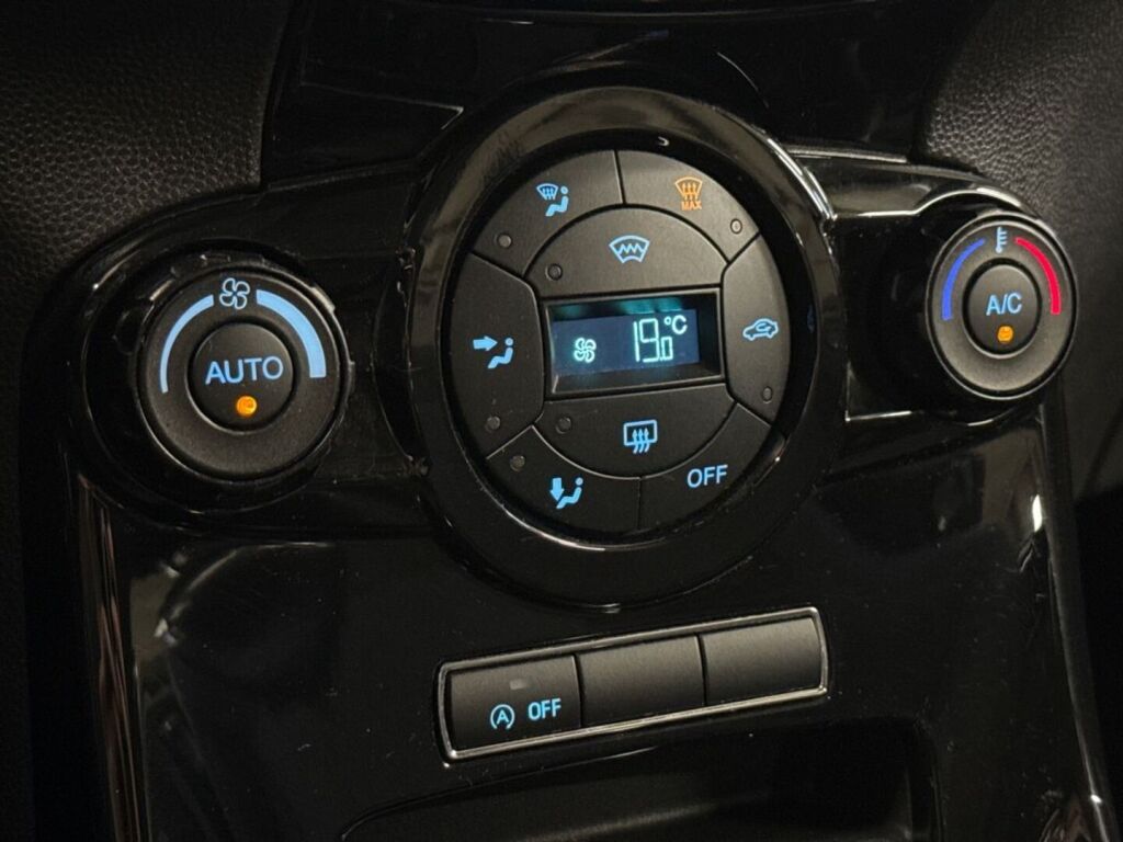 Ford Fiesta 2016 Valkoinen