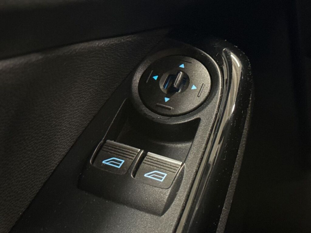 Ford Fiesta 2016 Valkoinen