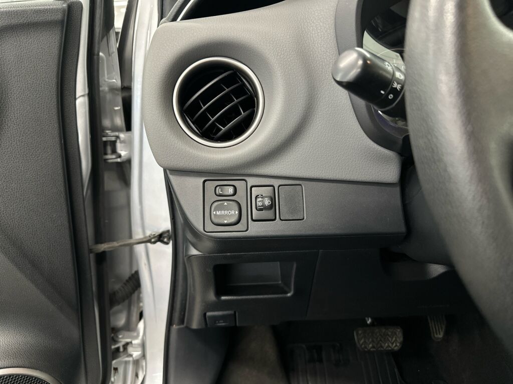 Toyota Yaris 2016 Hopea