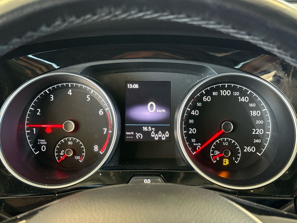 Volkswagen Touran 2016 Valkoinen