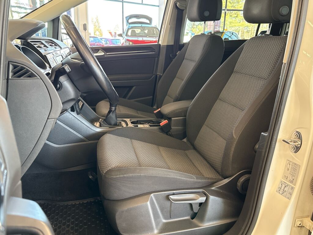 Volkswagen Touran 2016 Valkoinen