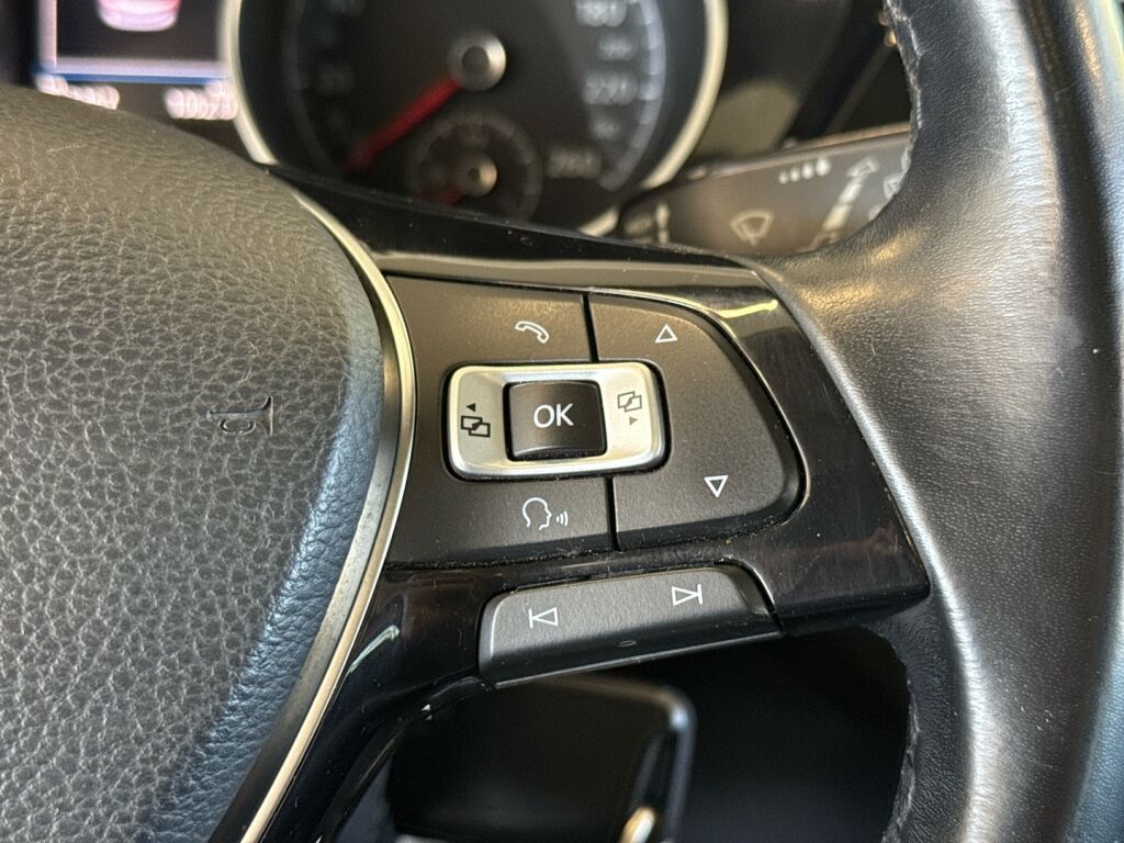 Volkswagen Touran 2016 Valkoinen