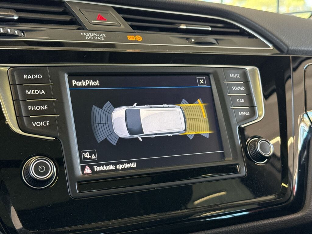 Volkswagen Touran 2016 Valkoinen