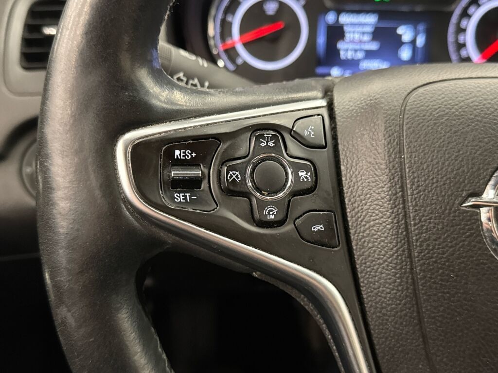 Opel Insignia 2016 Hopea