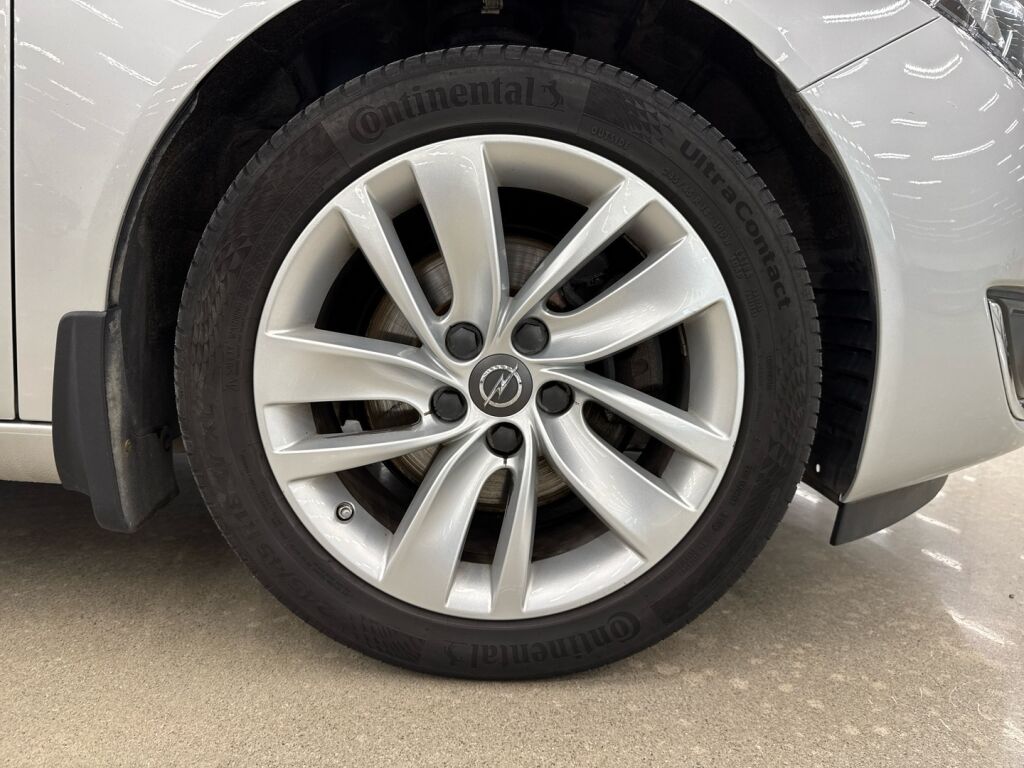 Opel Insignia 2016 Hopea