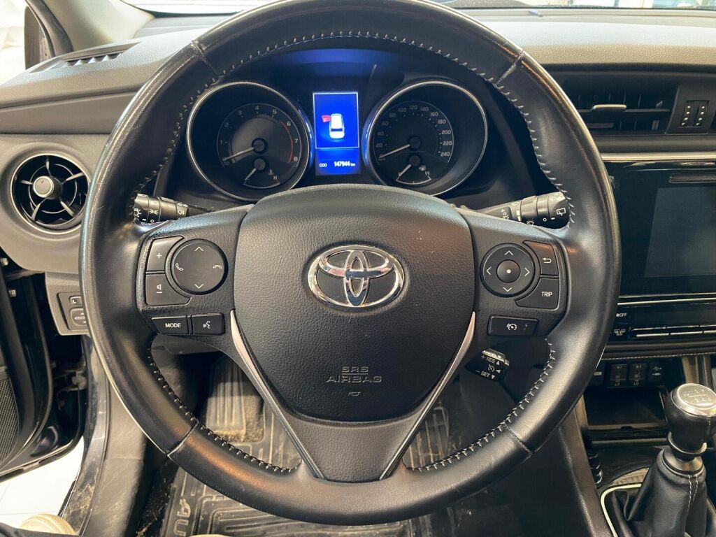 Toyota Auris 2016 Harmaa