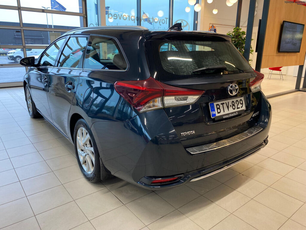 Toyota Auris 2016 Harmaa