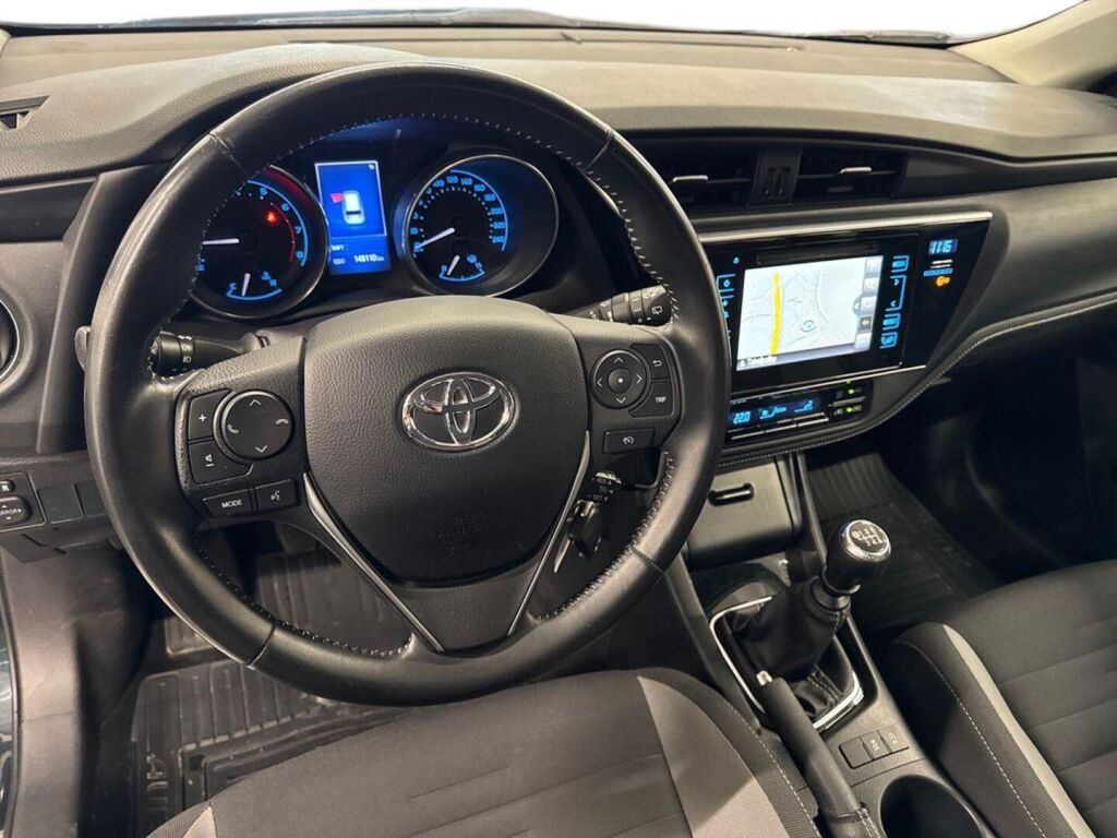 Toyota Auris 2016 Harmaa