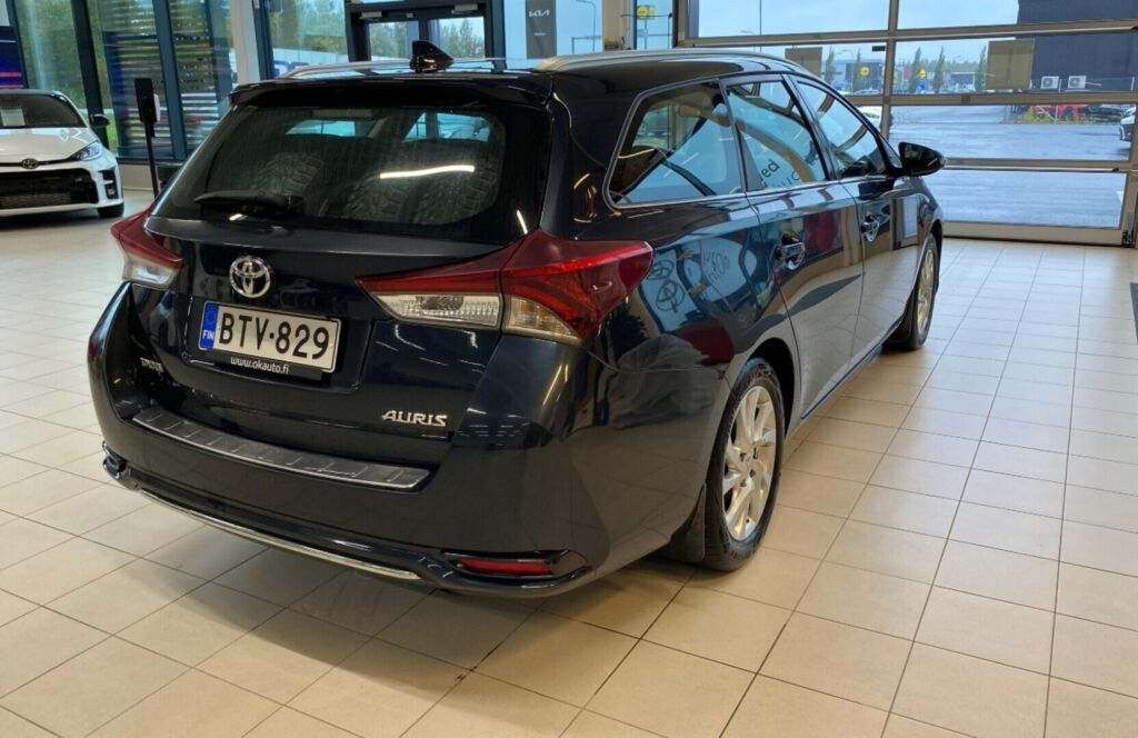Toyota Auris 2016 Harmaa