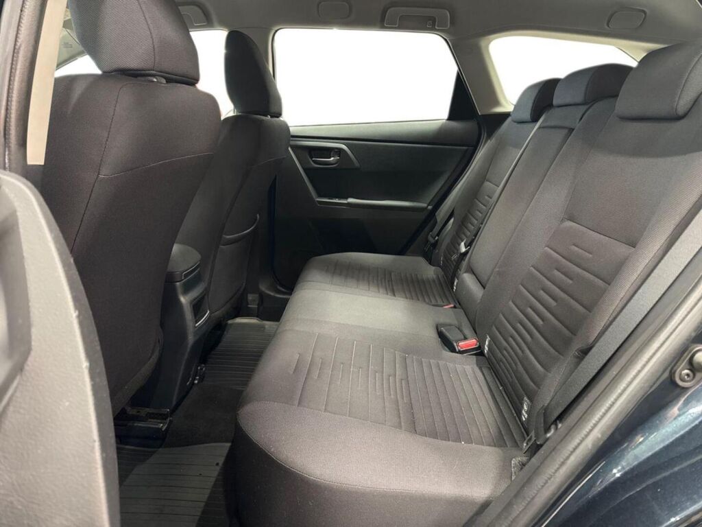 Toyota Auris 2016 Harmaa
