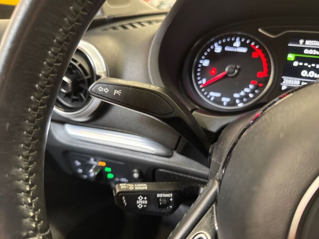 Audi A3 2017 Keltainen