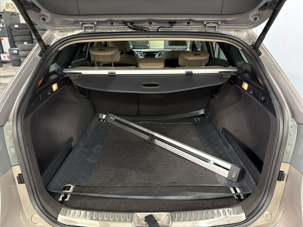 Hyundai i40 Wagon 2016 Ruskea (beige)