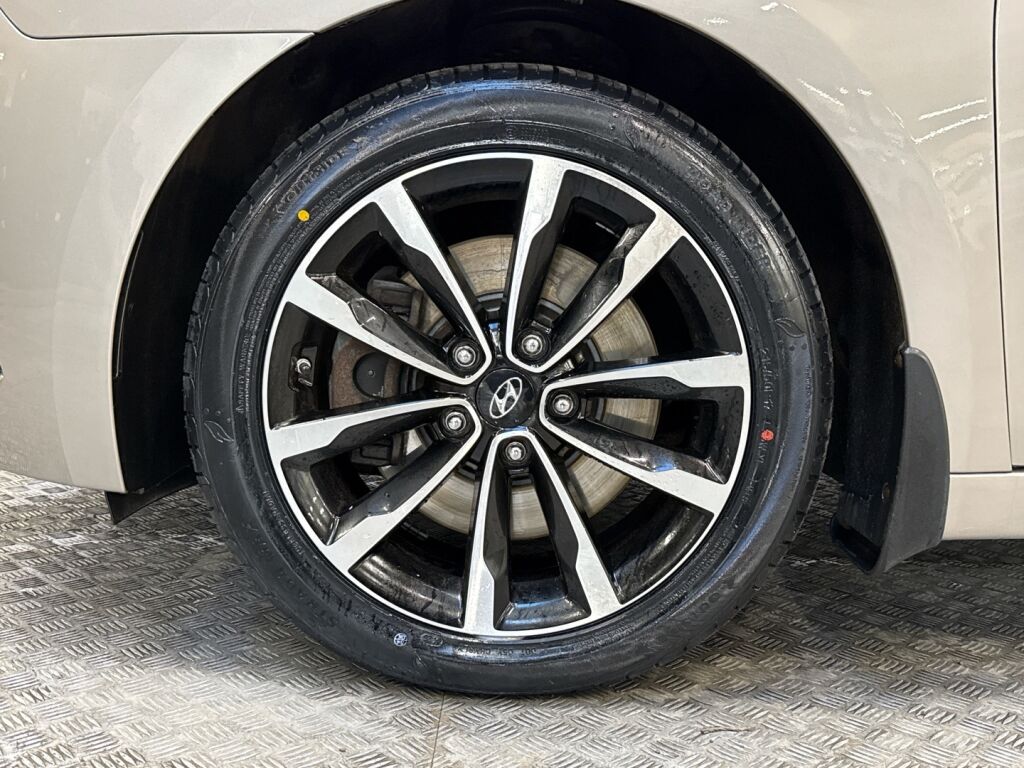 Hyundai i40 Wagon 2016 Ruskea (beige)