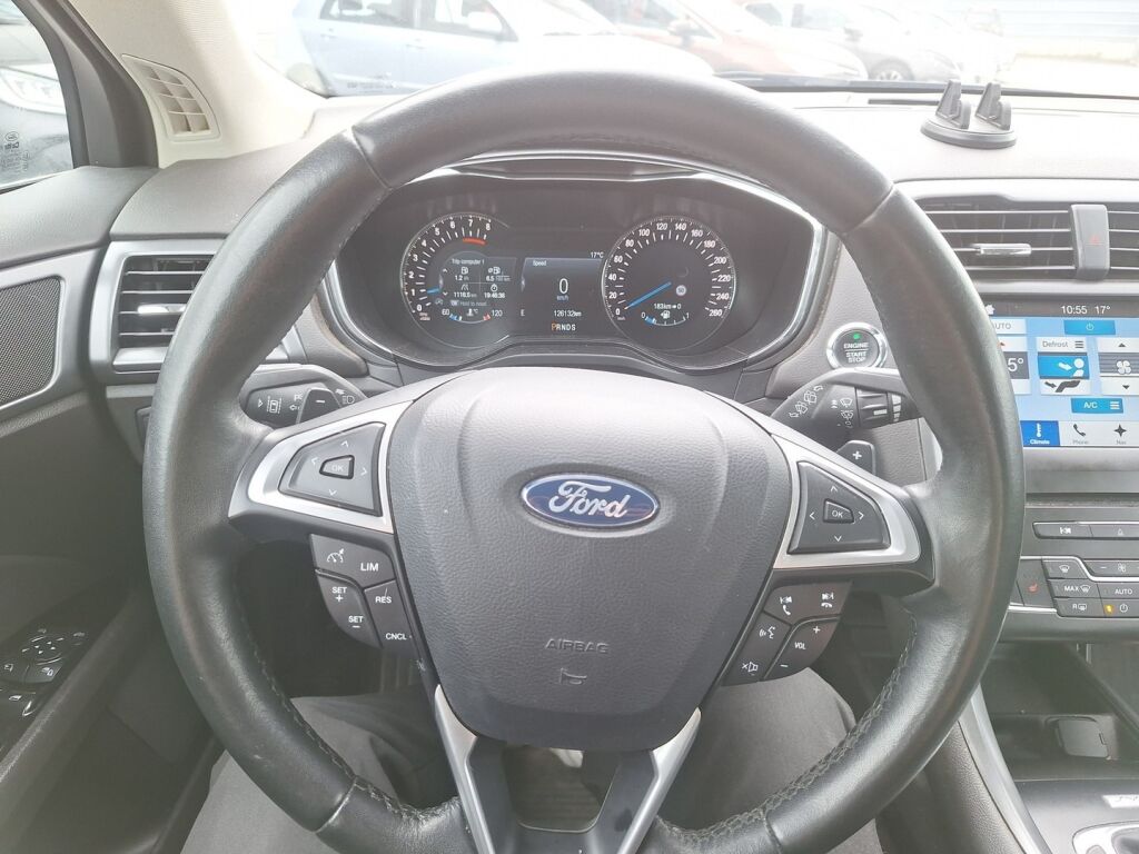 Ford Mondeo 2017 Musta
