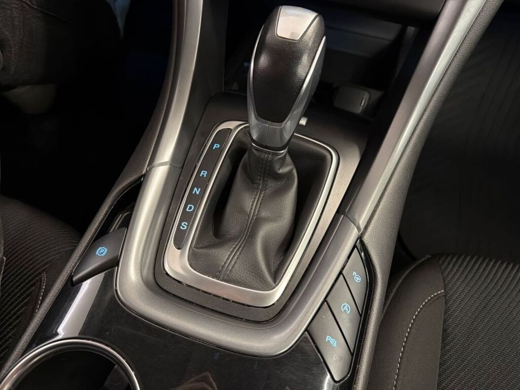 Ford Mondeo 2017 Musta