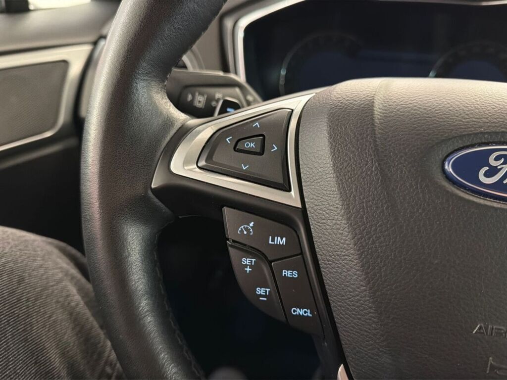 Ford Mondeo 2017 Musta