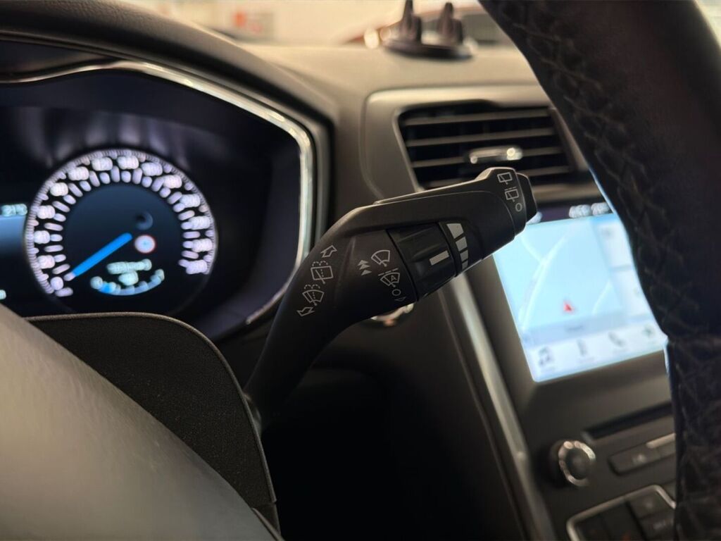 Ford Mondeo 2017 Musta
