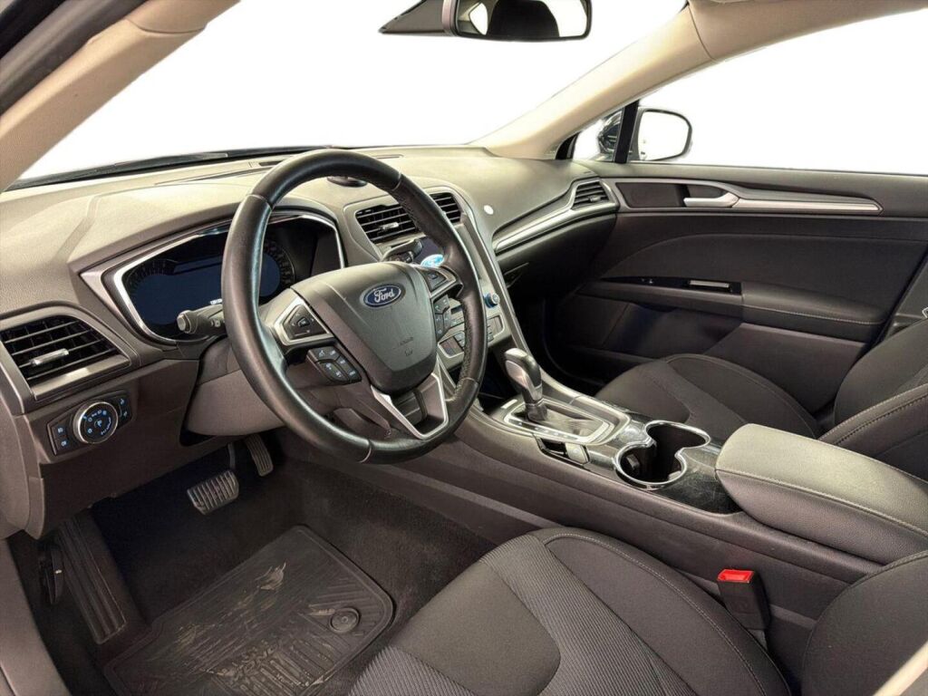 Ford Mondeo 2017 Musta