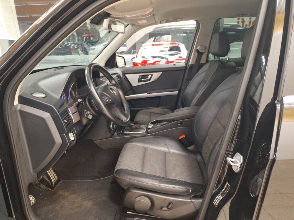 Mercedes-Benz GLK 2010 Musta