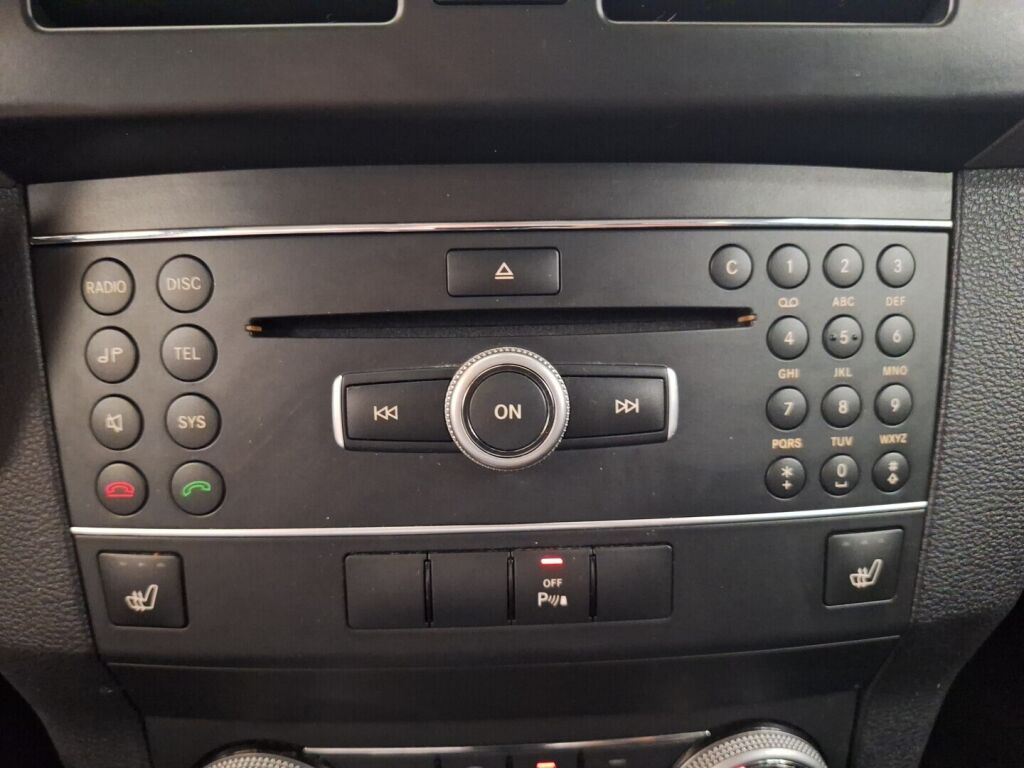 Mercedes-Benz GLK 2010 Musta