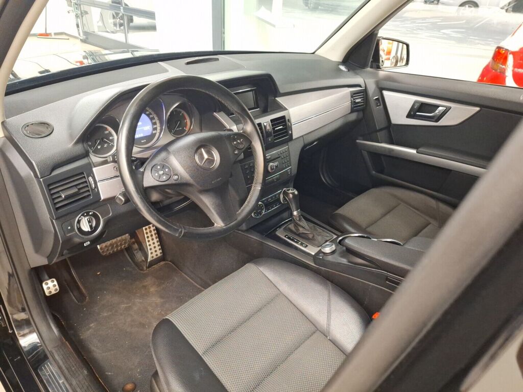 Mercedes-Benz GLK 2010 Musta