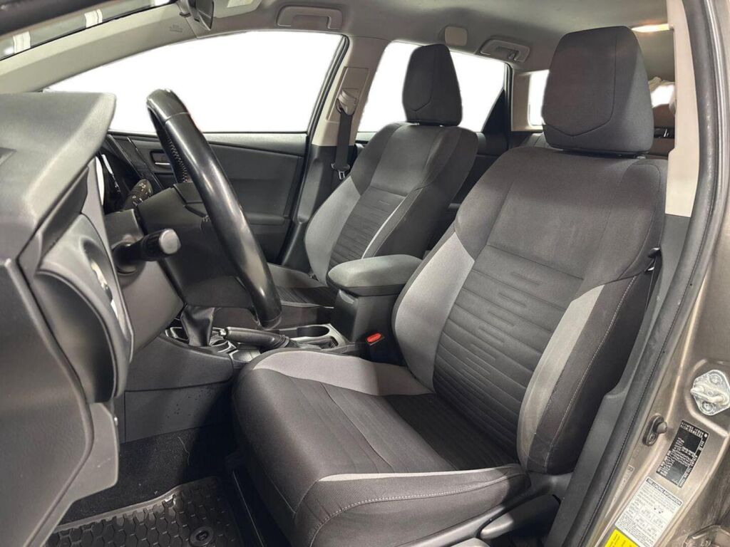 Toyota Auris 2016 Harmaa