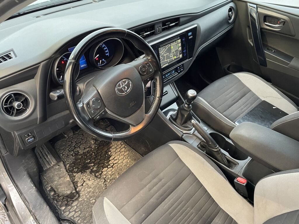 Toyota Auris 2016 Harmaa