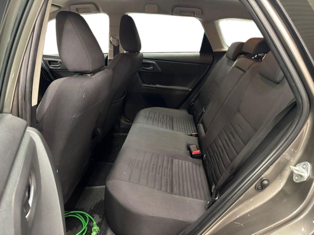 Toyota Auris 2016 Harmaa